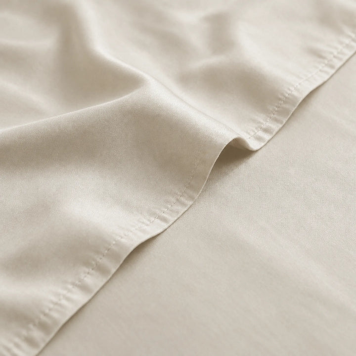 ivory bamboo viscose sateen close-up of the flat sheet hem stitching