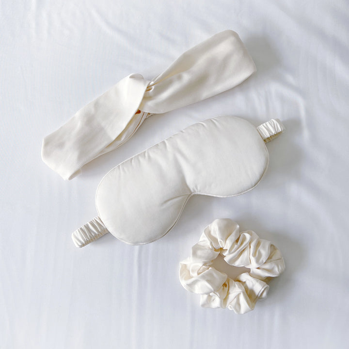 Luxurious self-care gift set in ivory  for relaxation, comfort, and eco-friendly pampering